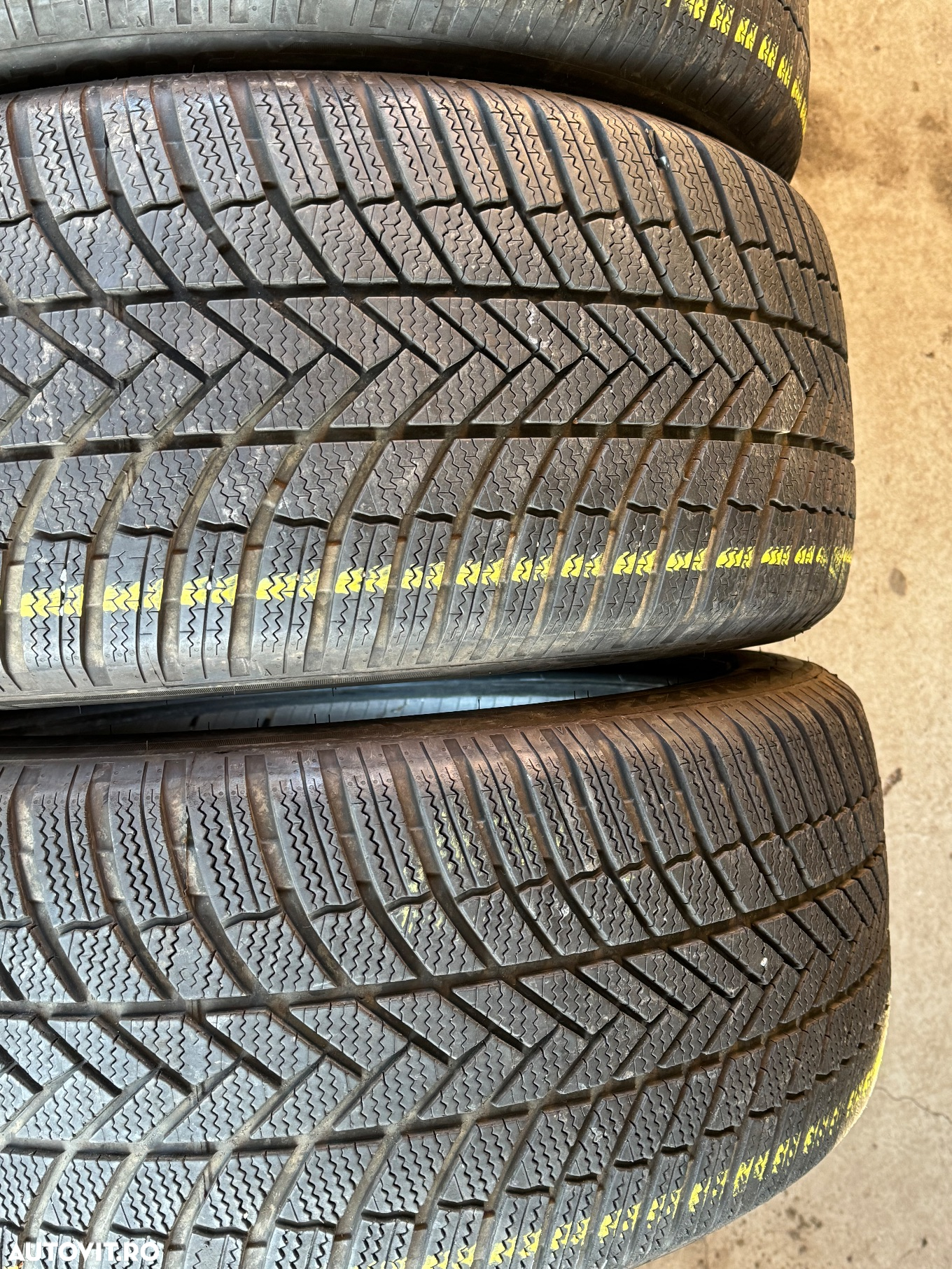 Vând 4 anvelope 285/45/20 bridgestone de iarnă ca noi - 3