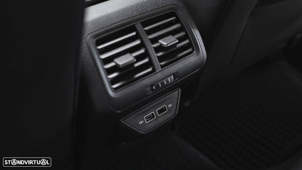 VW Golf GTI TCR 2.0 TSI OPF DSG - 42
