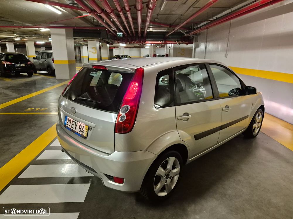 Ford Fiesta 1.25 Trend - 8