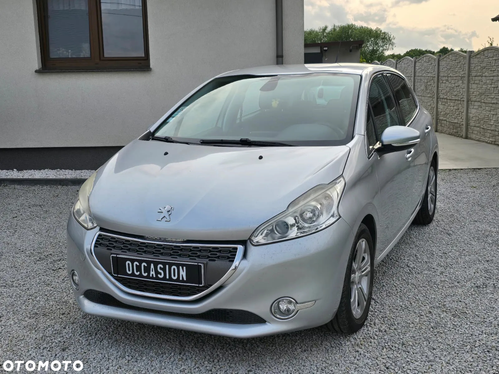 Peugeot 208 PureTech 82 Urban Move - 2