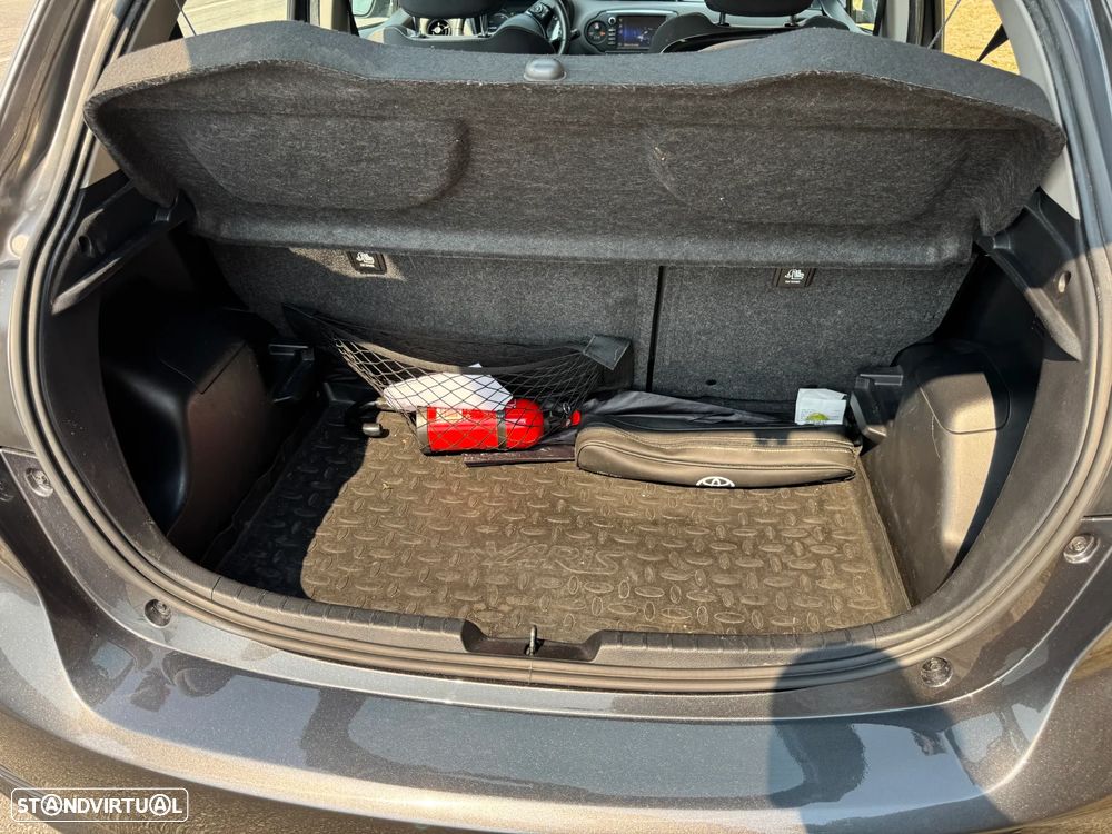 Toyota Yaris 1.5 HSD Comfort+P.Style - 16