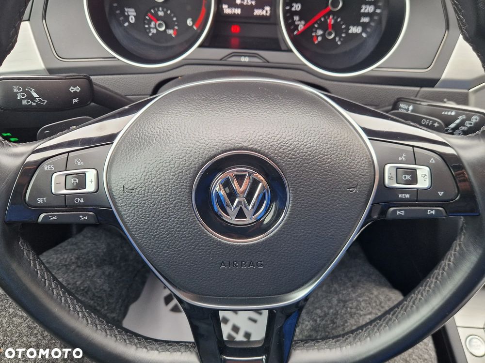 Volkswagen Passat 2.0 TDI DSG (BlueMotion Technology) Highline - 24