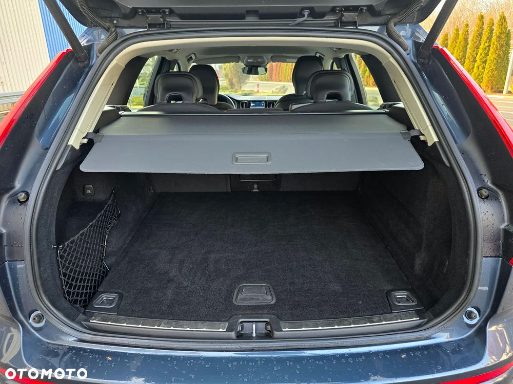 Volvo XC 60 B5 B AWD Momentum Pro - 10