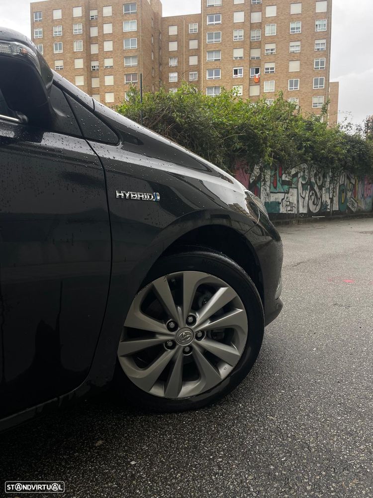 Toyota Auris Touring Sports 1.8 HSD Exclusive - 10