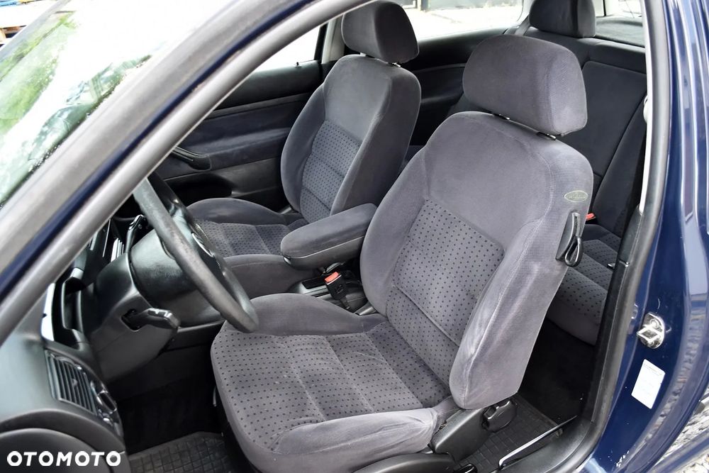 Volkswagen Golf 1.4 Comfortline - 29