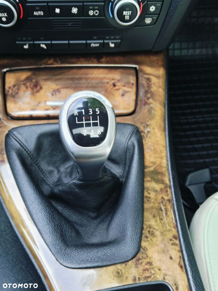 BMW Seria 3 320i - 7