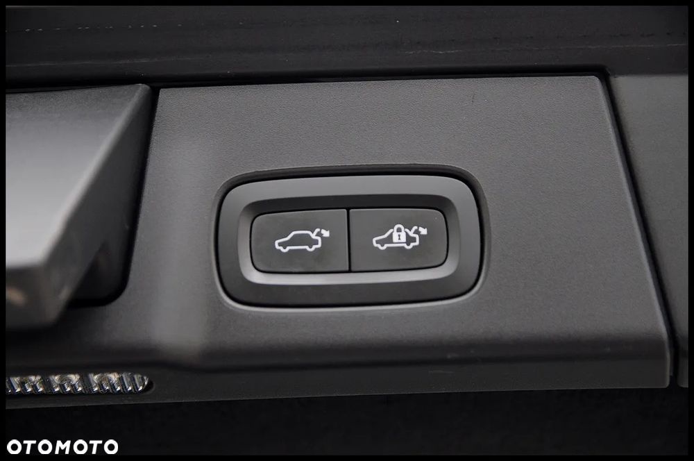 Volvo V90 Cross Country D5 AWD Ocean Race - 33