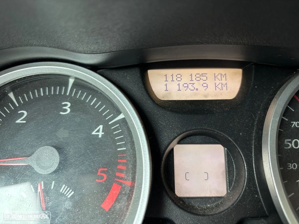 Renault Mégane 1.5 dCi Dynamique - 4