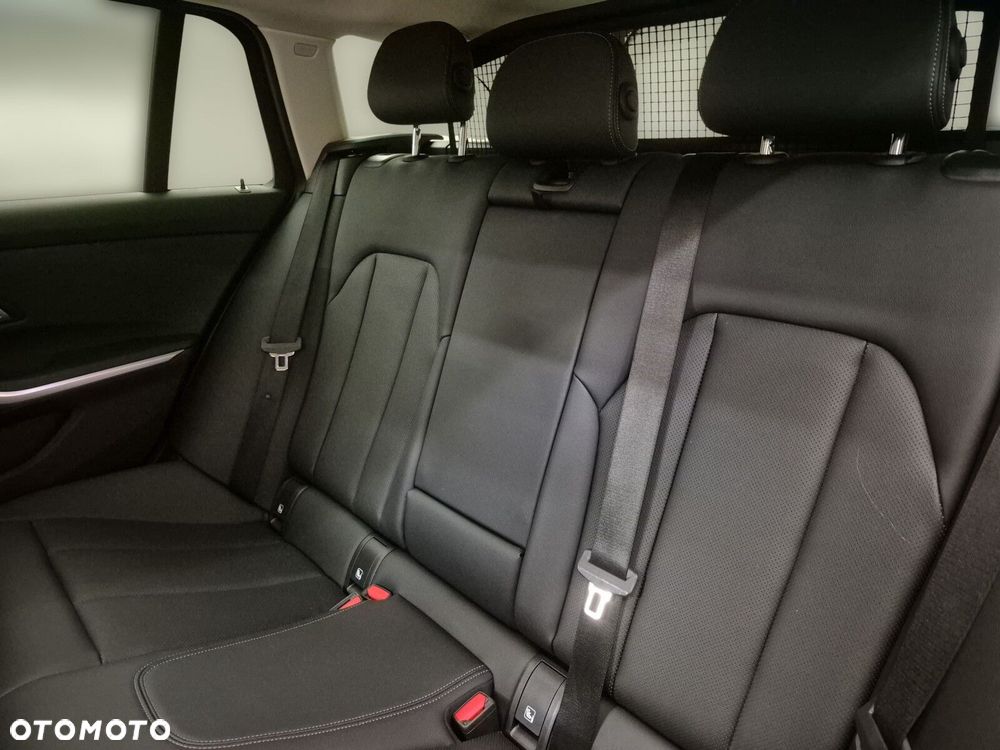BMW Seria 3 320d xDrive MHEV Advantage - 18
