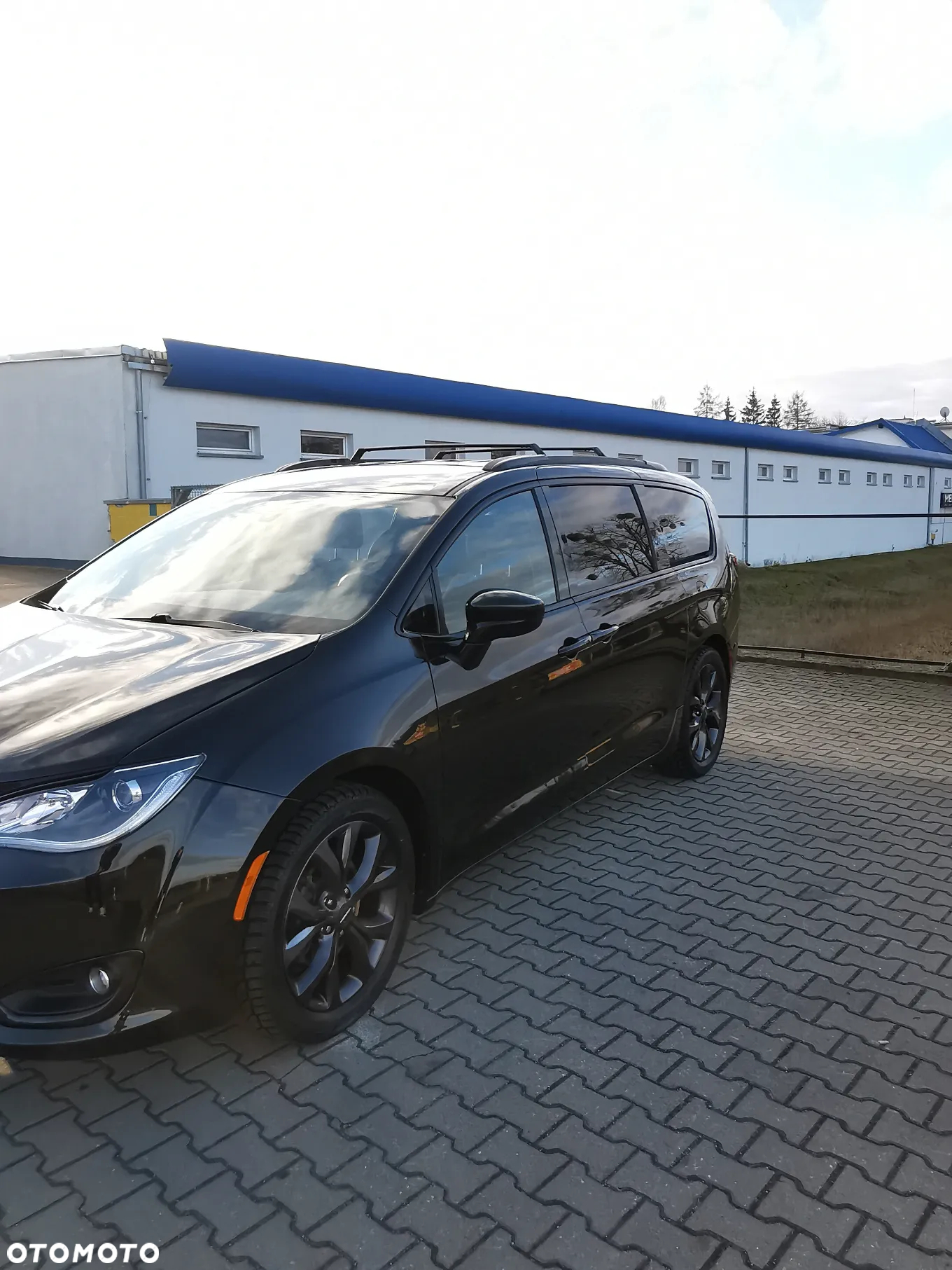 Chrysler Pacifica - 2
