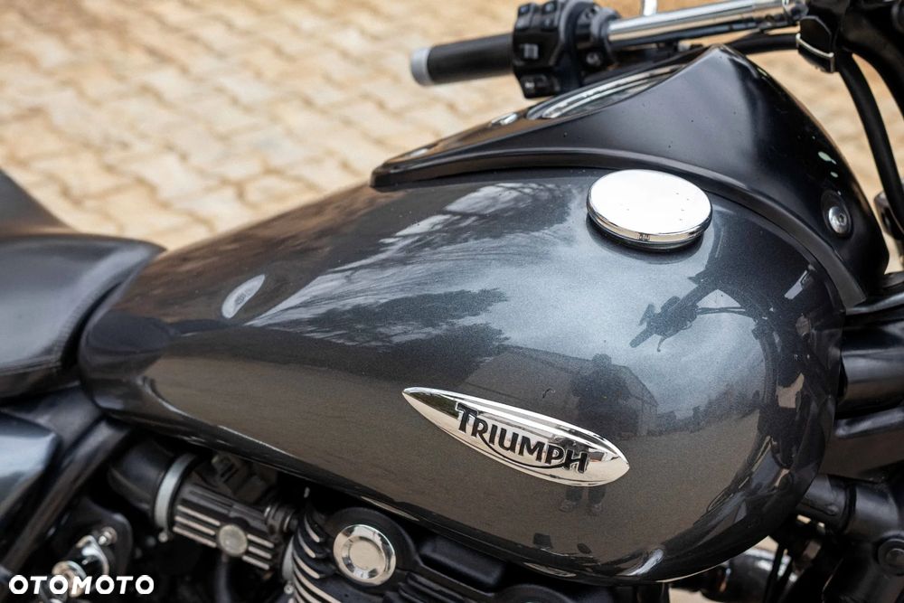 Triumph Thunderbird - 24