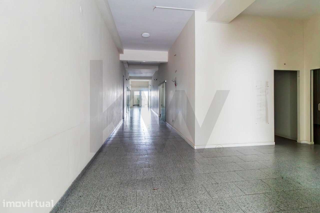 Loja com grande área - 320m2 - Grande imagem: 3/45