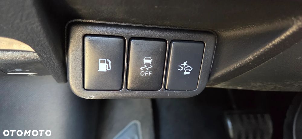 Toyota Avensis 1.8 Premium MS - 33