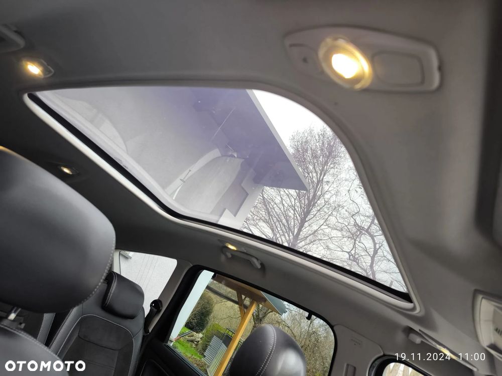 Ford S-Max 2.2 TDCi DPF Titanium - 9