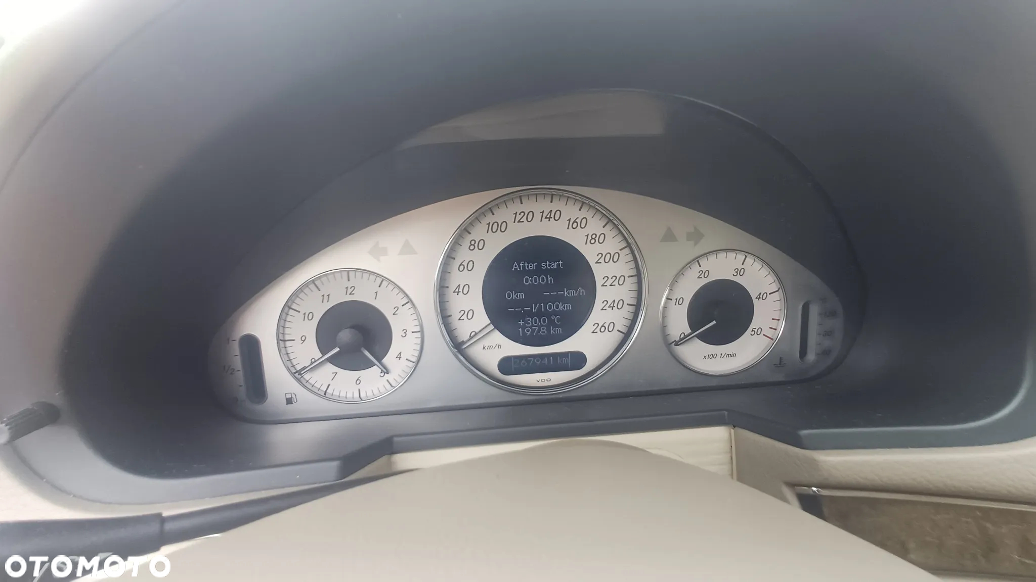 Mercedes-Benz Klasa E 320 CDI Avantgarde - 23