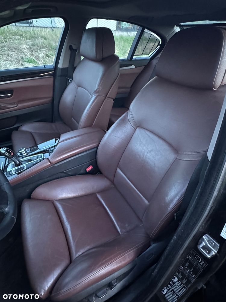 BMW Seria 5 530d xDrive - 7