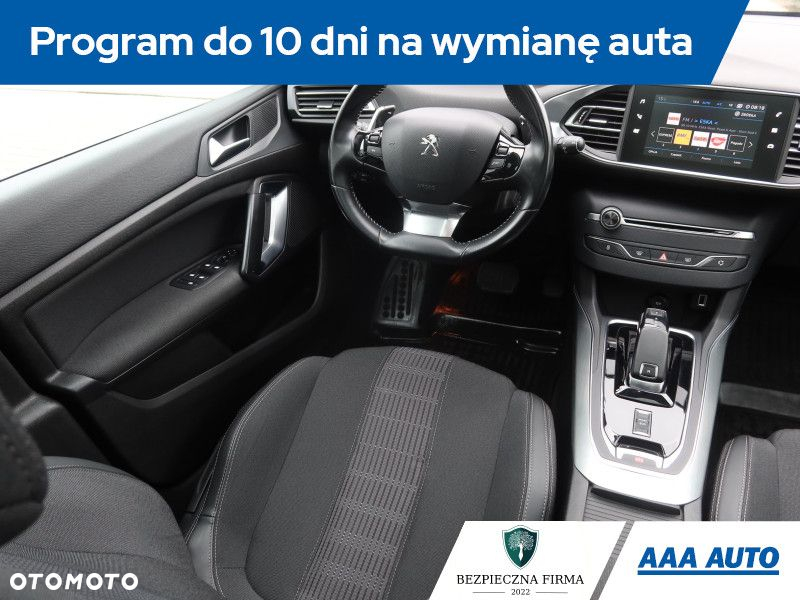 Peugeot 308 - 8