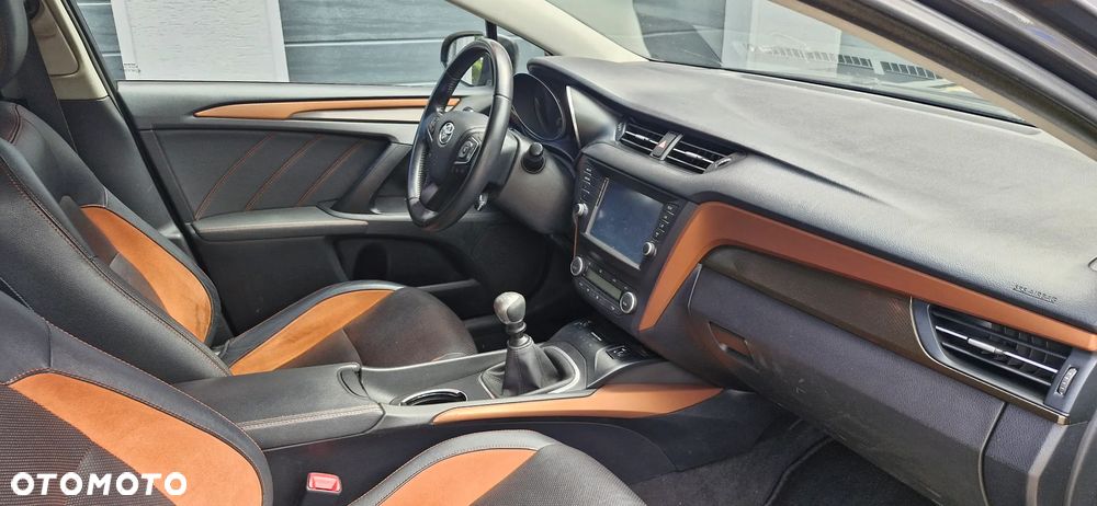 Toyota Avensis - 14