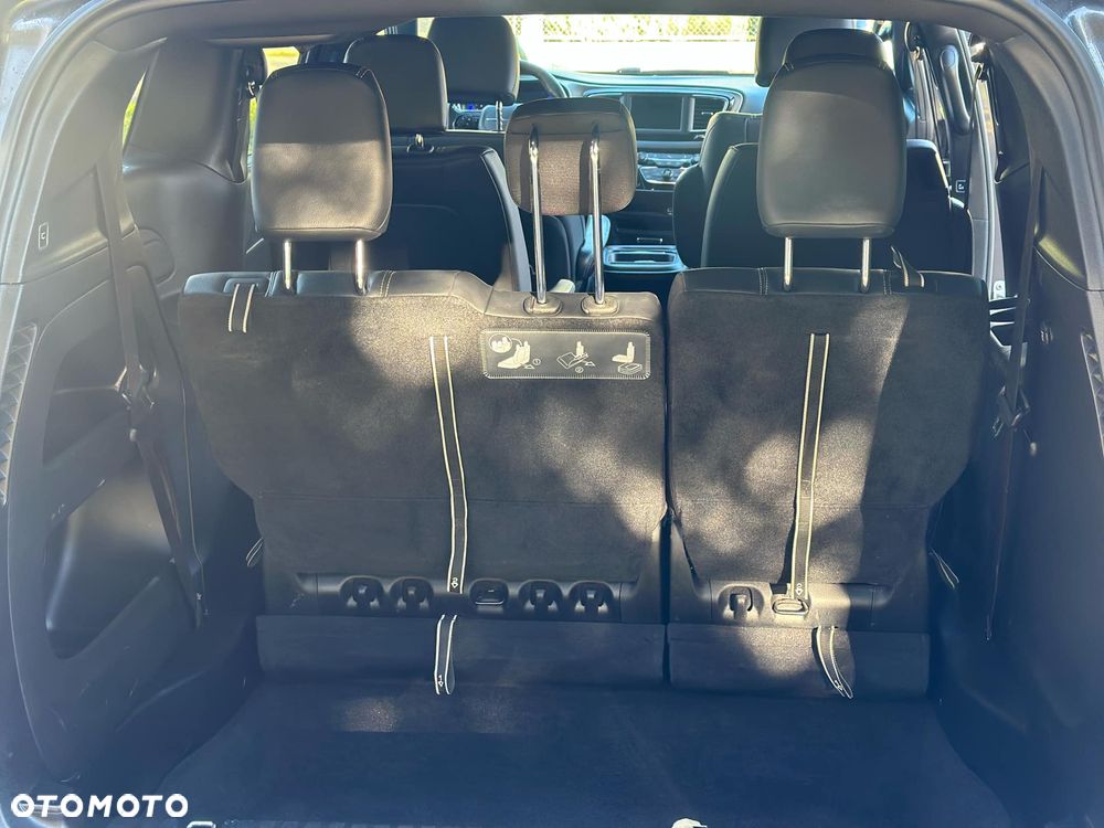 Chrysler Pacifica - 16