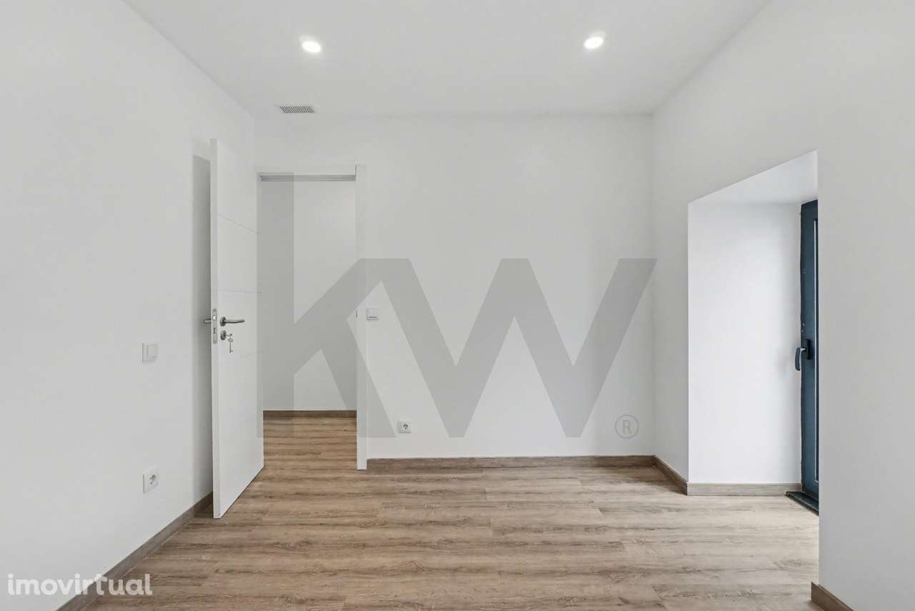 Moradia T2 Totalmente Renovada - 2ª Linha de Rio Douro (Vila Nova de G - Grande imagem: 3/28