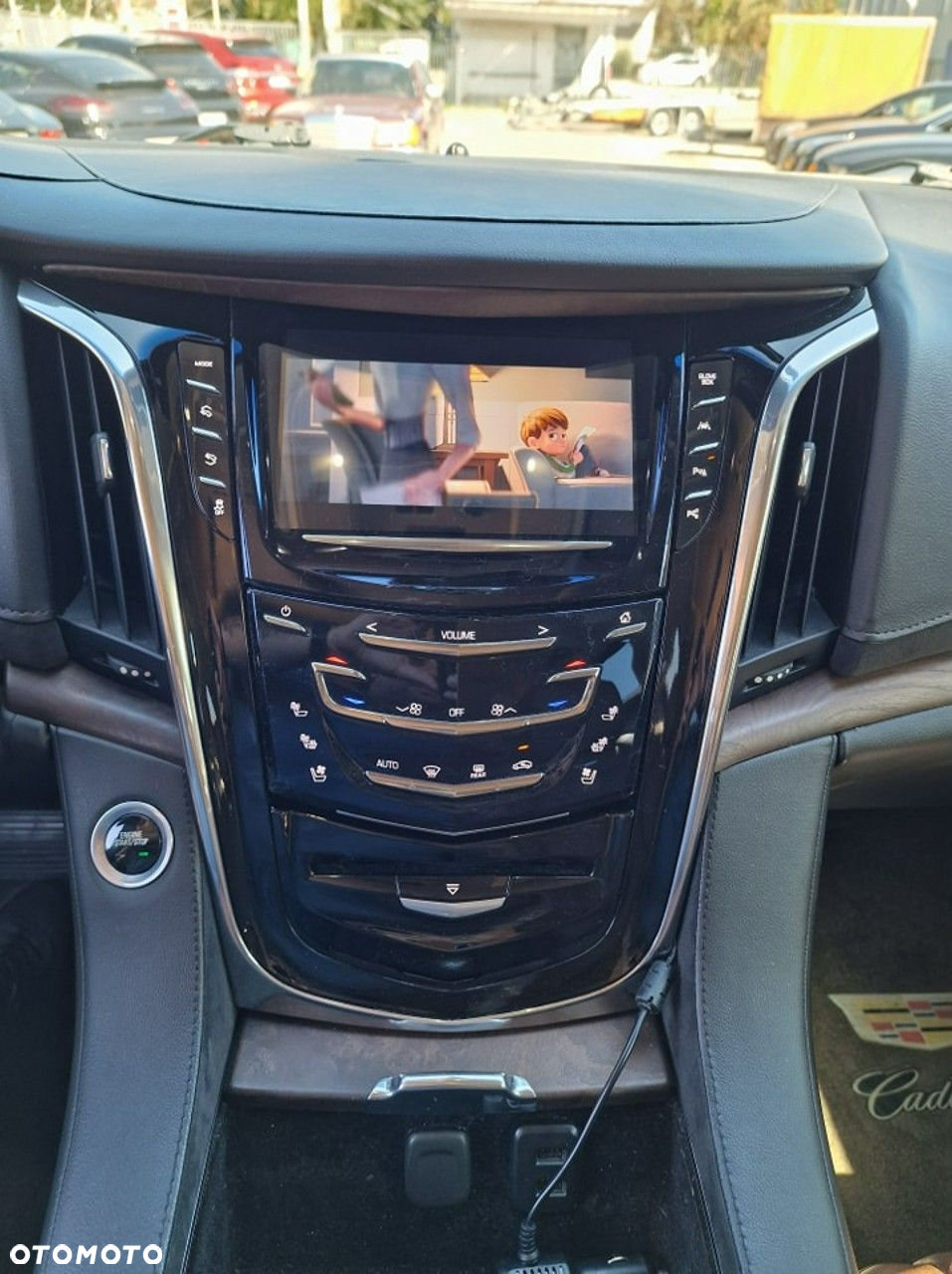 Cadillac Escalade - 17