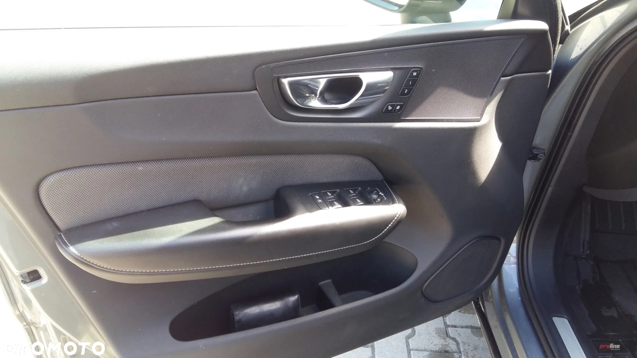 Volvo XC 60 D4 AWD R-Design - 10