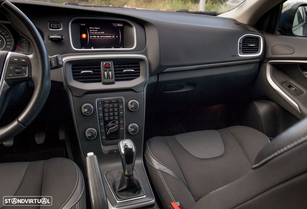 Volvo V40 2.0 D3 Momentum - 34