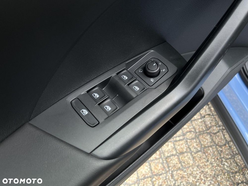 Volkswagen T-Cross - 36