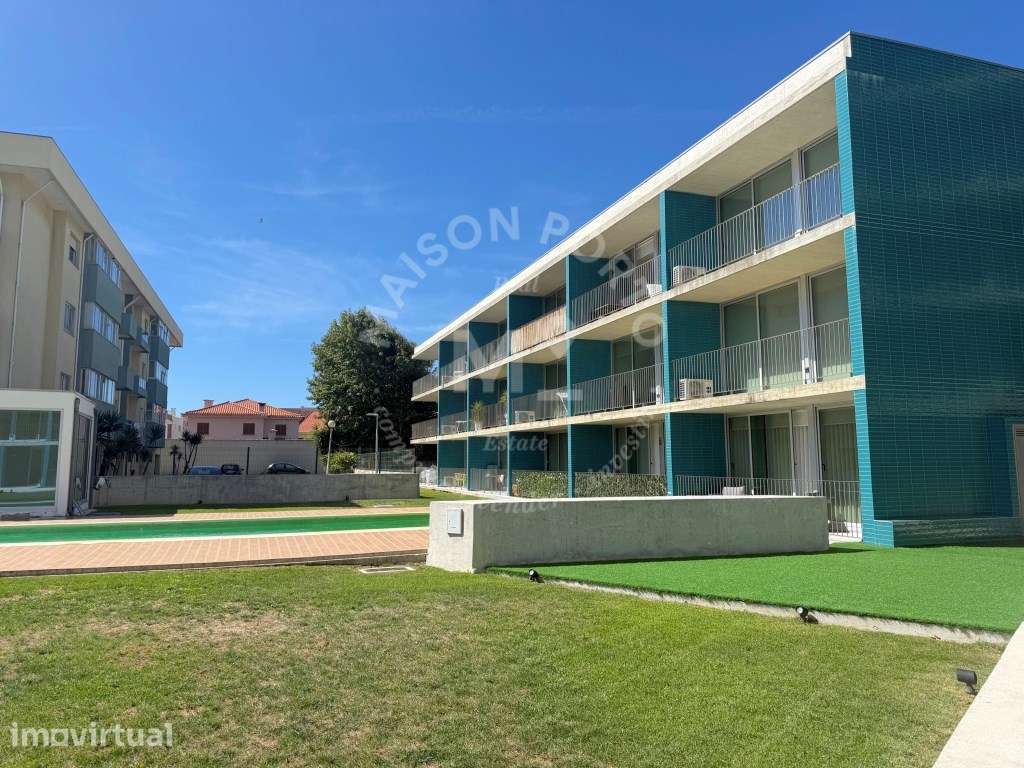 Apartamento T1 com Varanda e Vista para Piscina do Condomínio em Es... - Grande imagem: 4/29