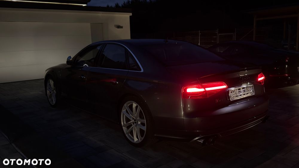 Audi S8 - 39