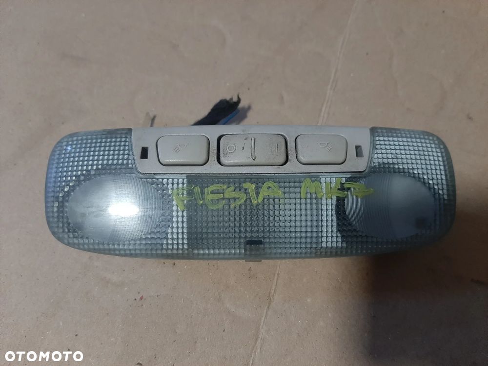 Lampka podsufitki FIESTA MK7 - 1