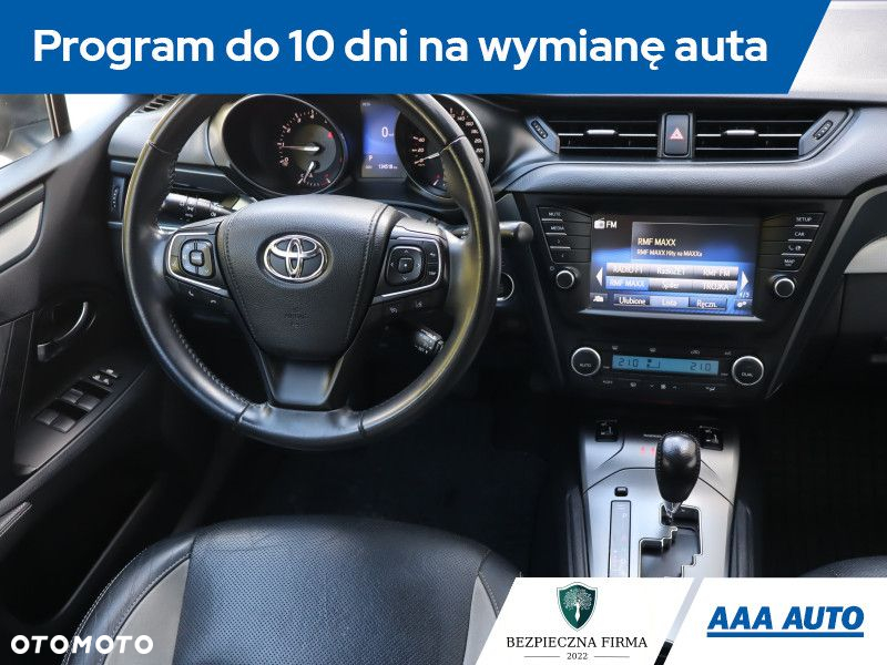 Toyota Avensis - 8