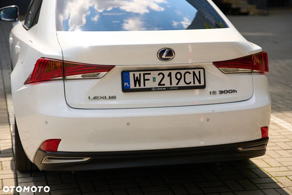 Lexus IS 300h F Sport - 12
