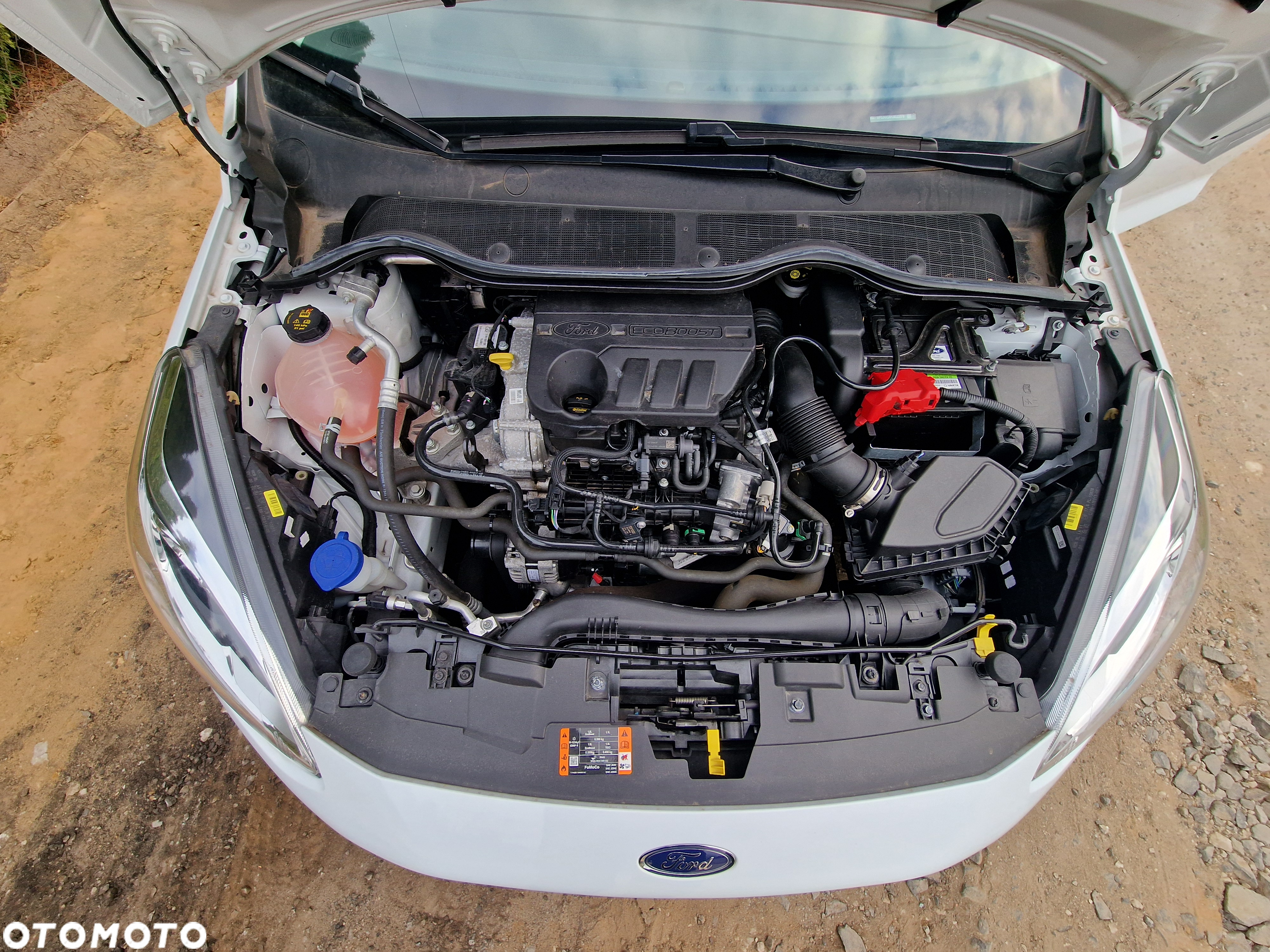 Ford Fiesta 1.0 EcoBoost S&S TITANIUM - 32