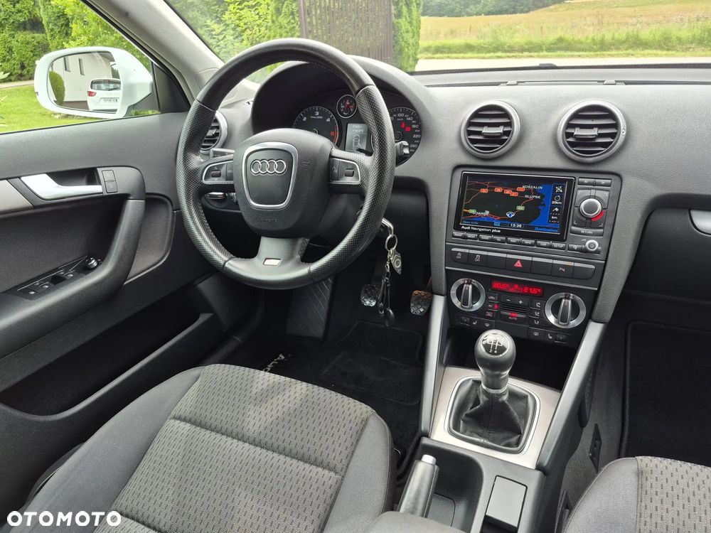 Audi A3 Sportback 1.6 TDI DPF Ambiente - 7