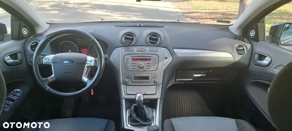 Ford Mondeo 1.8 TDCi Trend - 12