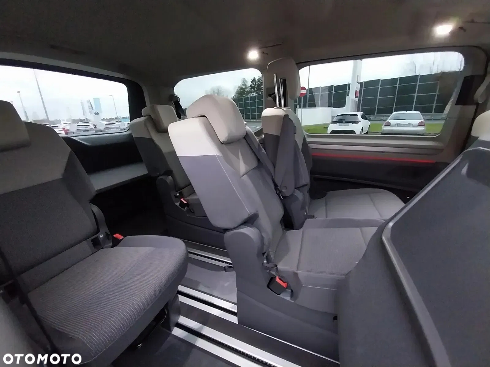 Volkswagen Multivan - 26