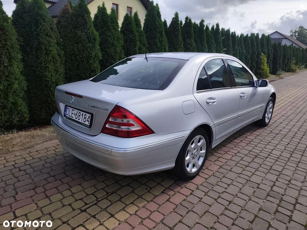 Mercedes-Benz C-Class 2006 photo 5