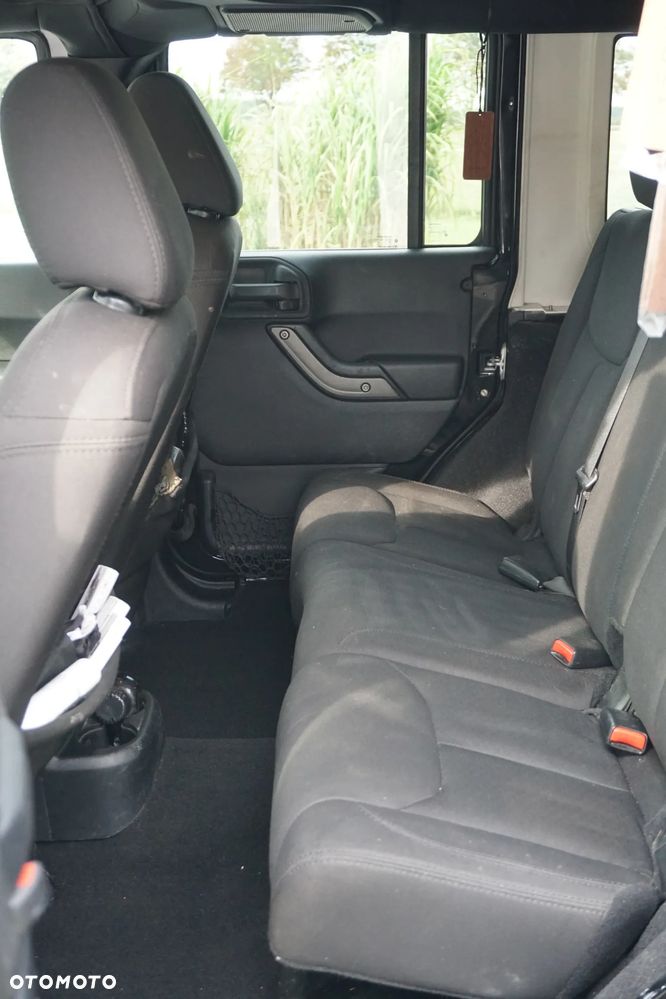 Jeep Wrangler 3.6 Unlim Sahara - 16