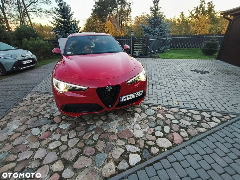Alfa Romeo Stelvio - 12