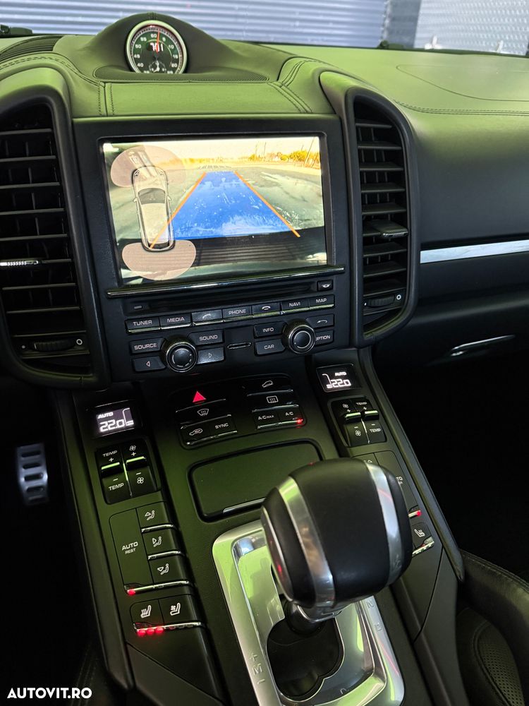 Porsche Cayenne Turbo S Tiptronic S - 10