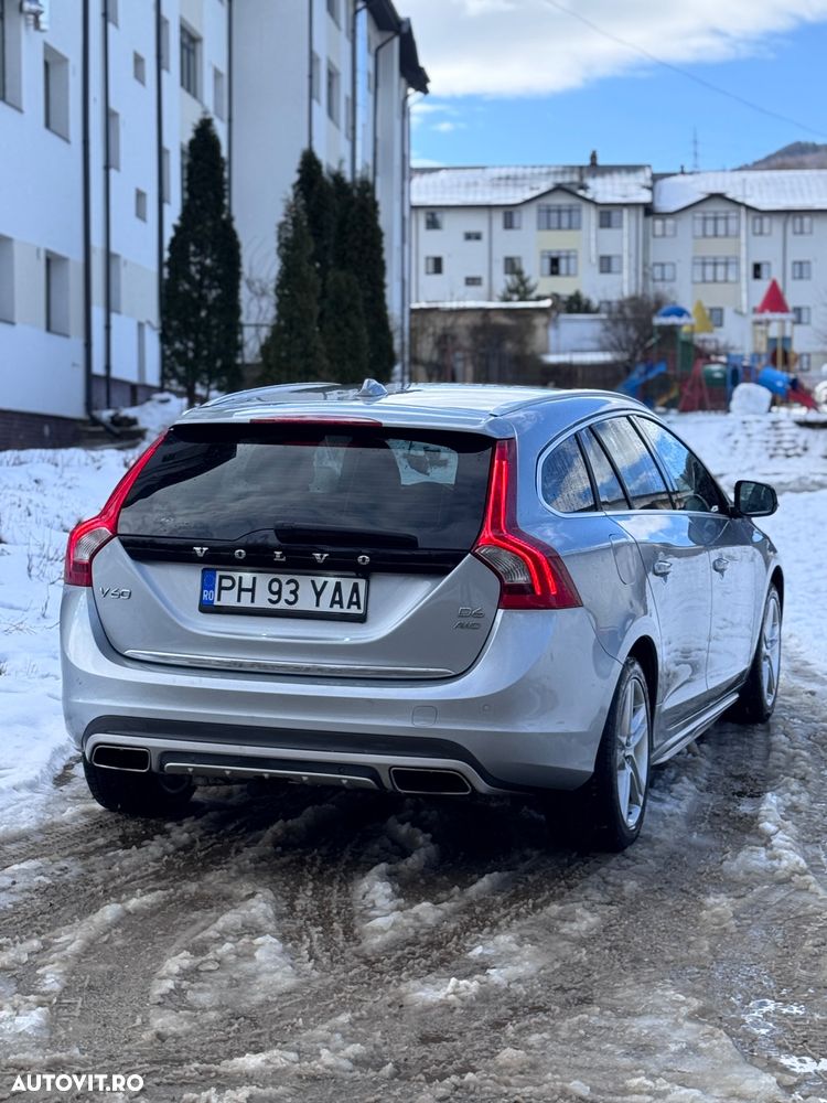 Volvo V60 D5 AWD Basic - 18