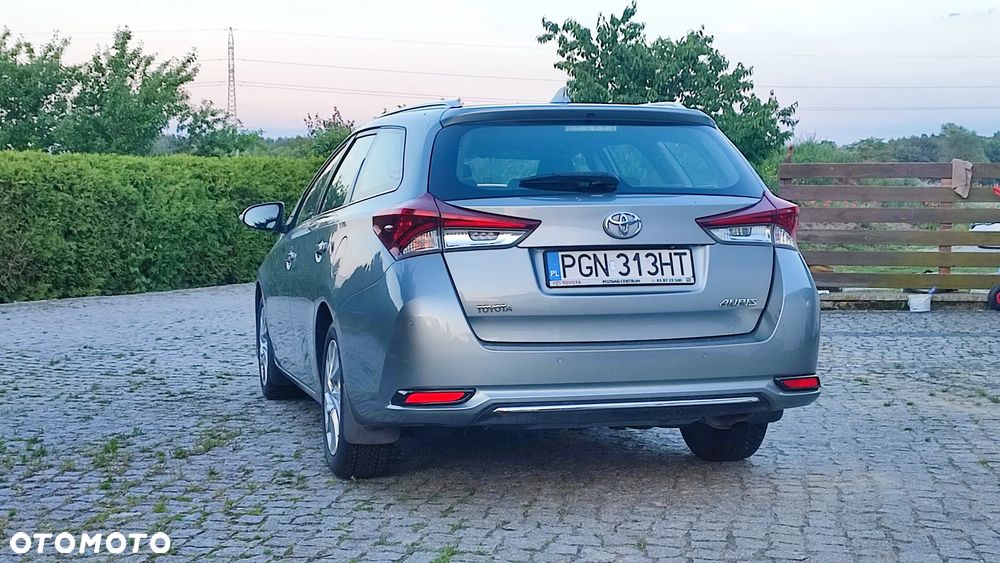 Toyota Auris 1.6 D-4D Premium - 10