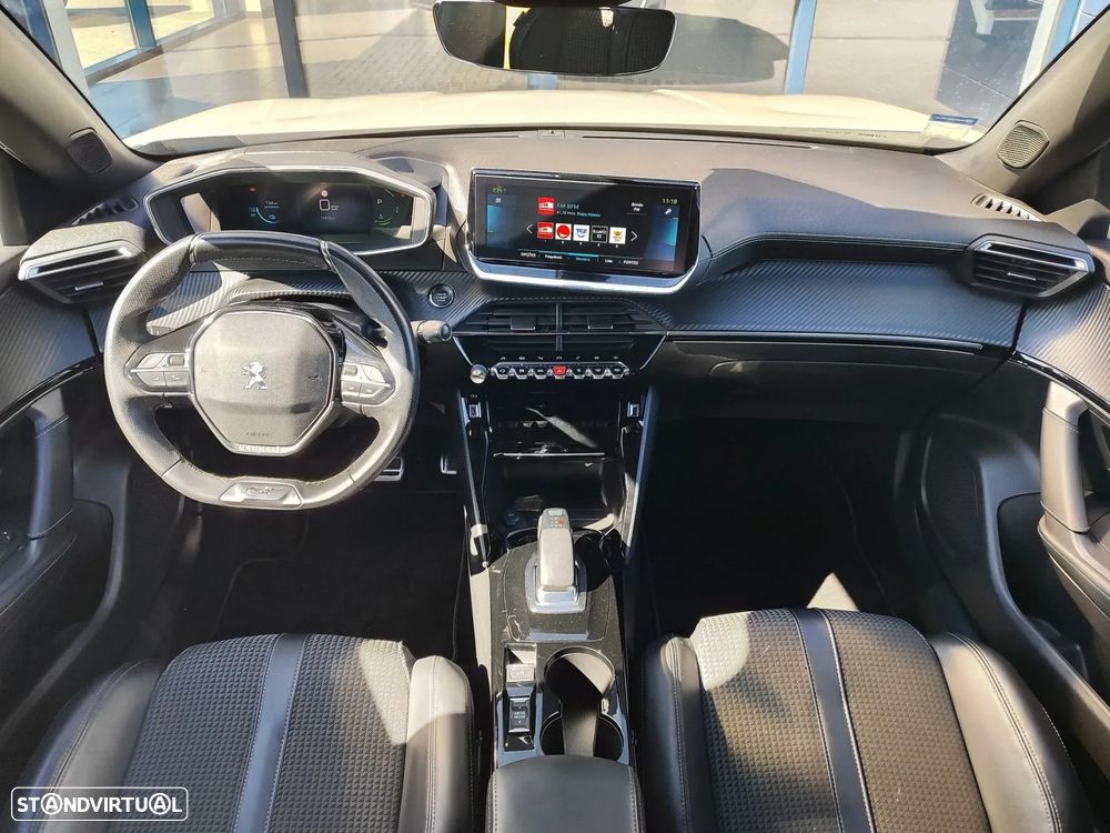 Peugeot e-2008 50 kWh GT - 12