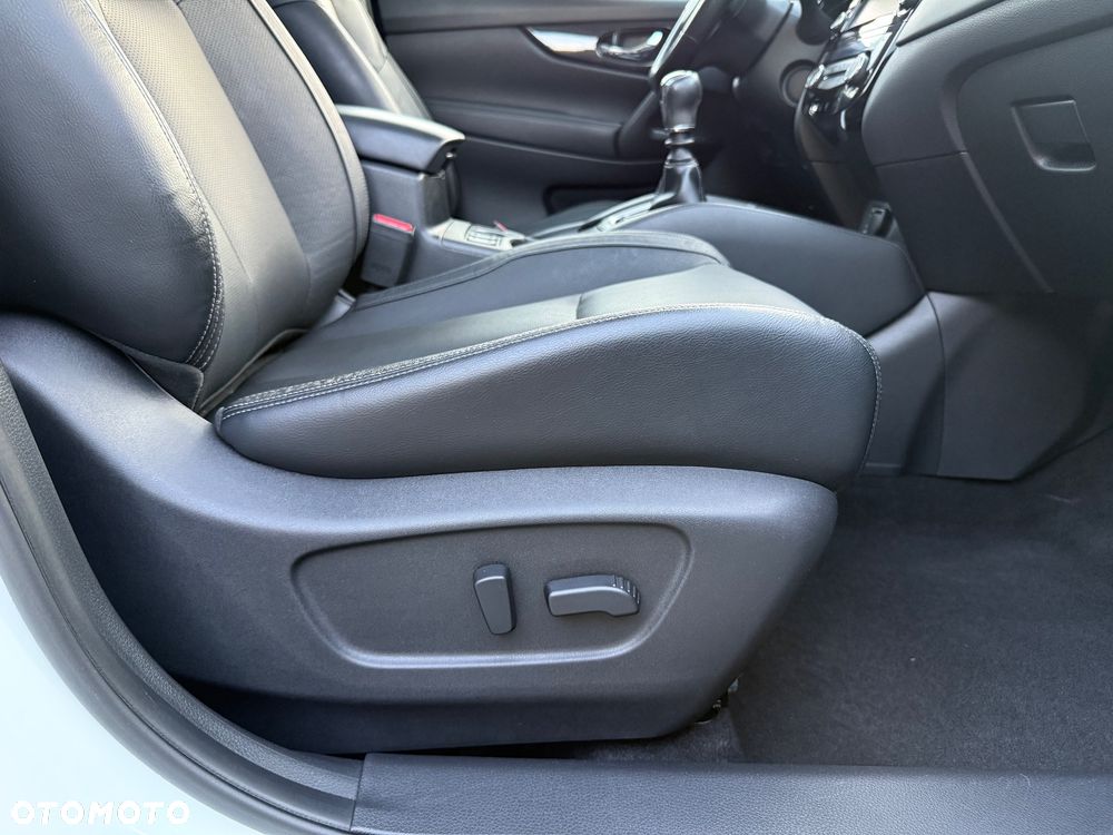 Nissan X-Trail 1.6 DIG-T Tekna - 23