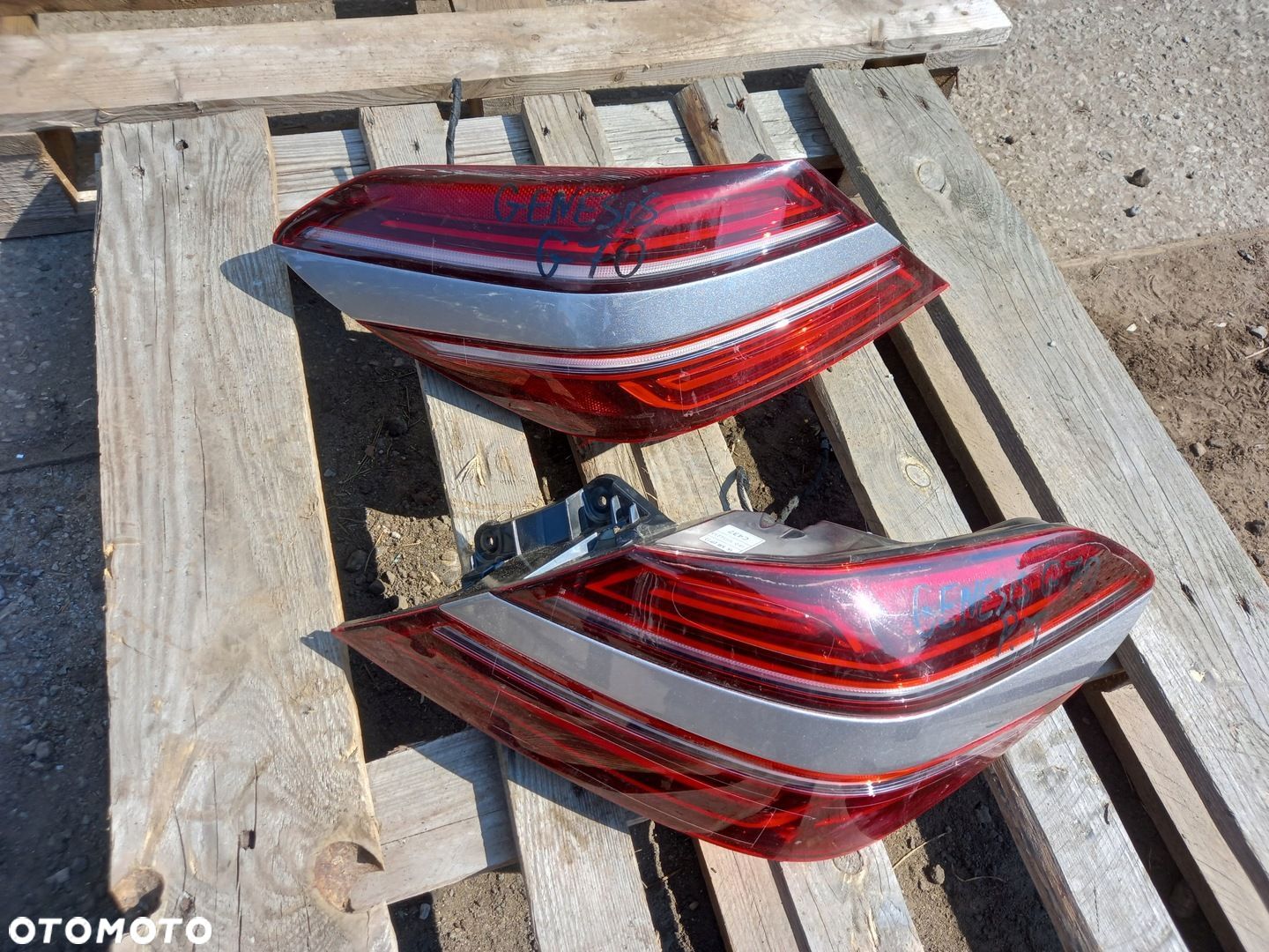 TYŁ lampa HYUNDAI GENESIS G70 LED NAROŻNA P L 2022 - 1