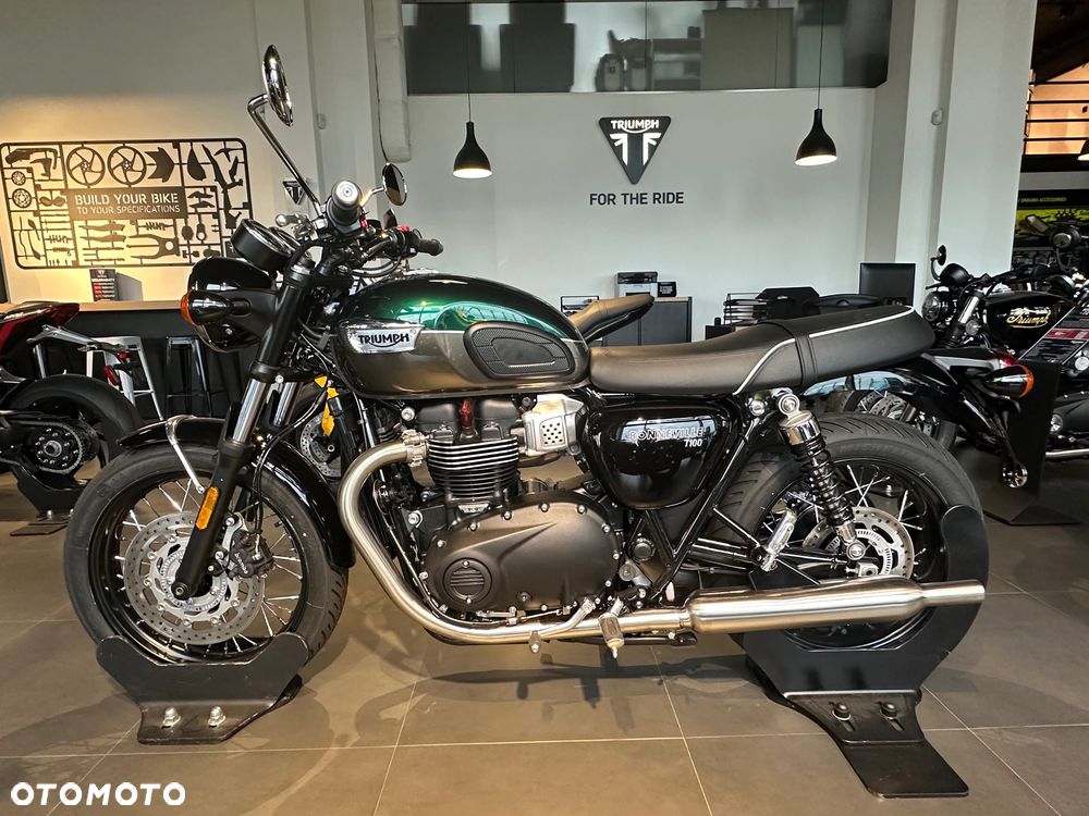 Triumph Bonneville - 3