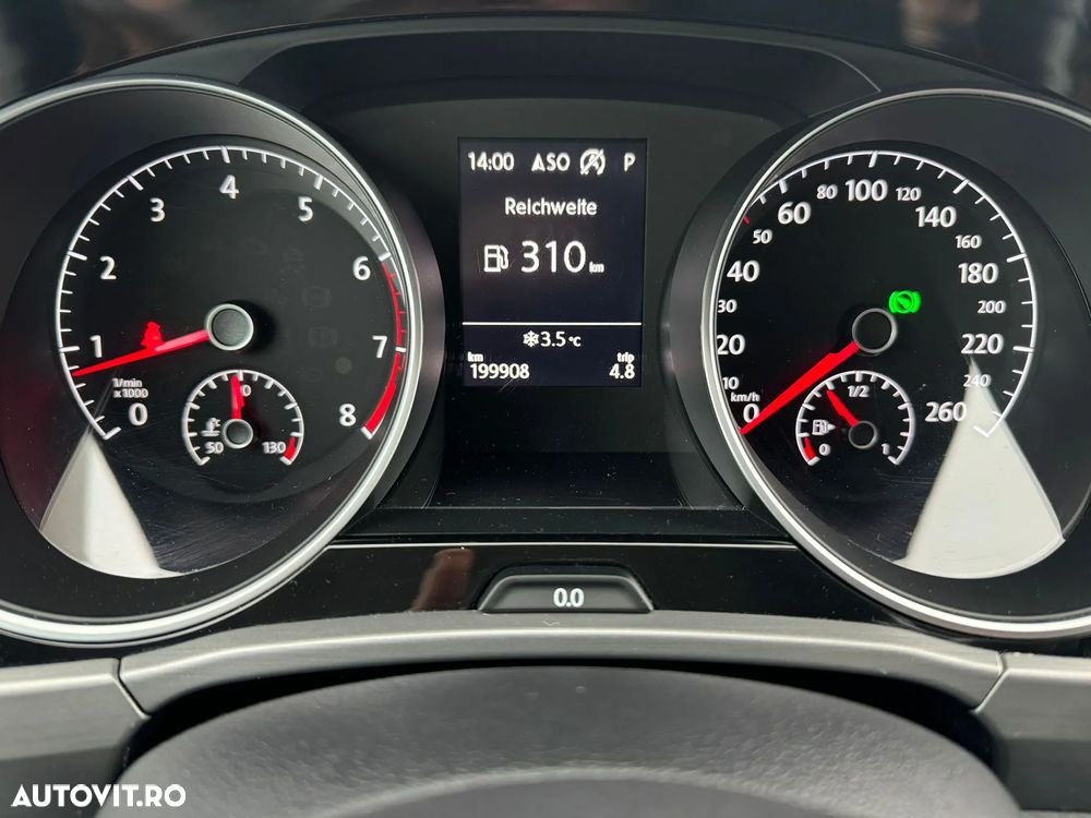 Volkswagen Touran 1.4 TSI DSG Comfortline - 6