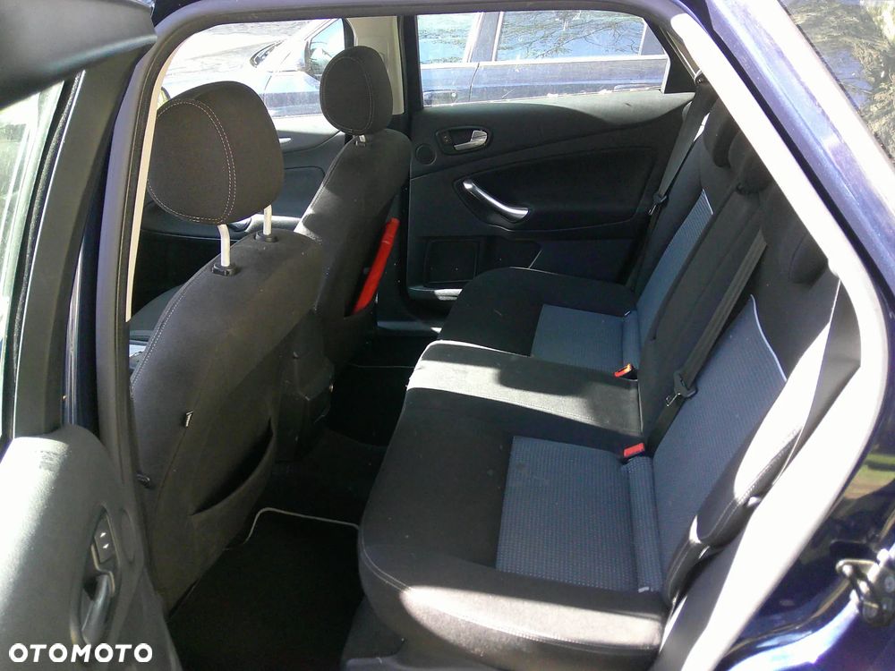 Ford Mondeo - 12