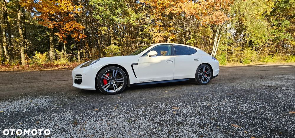 Porsche Panamera GTS PDK - 2